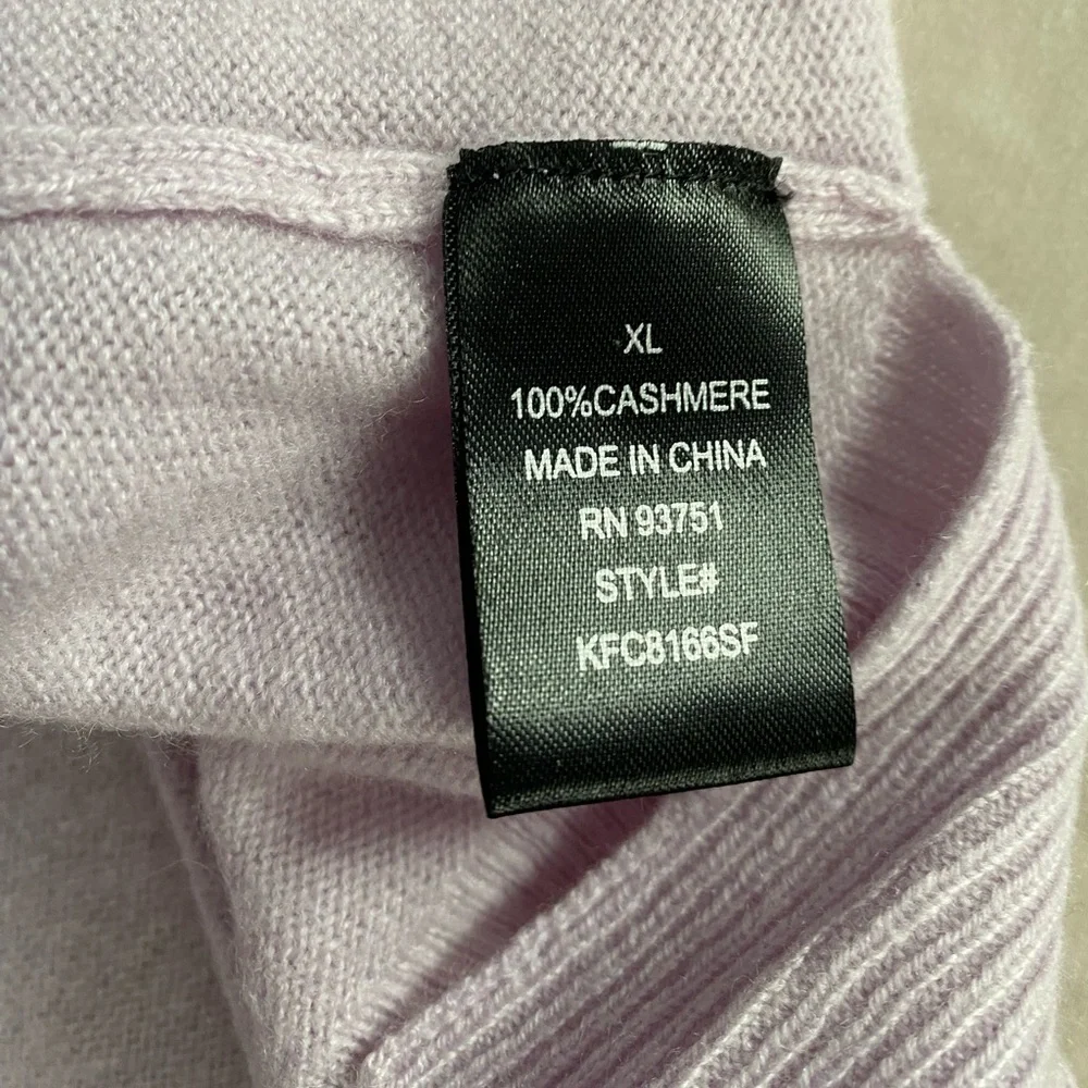 Lusso | Lavender 100% Cashmere V-Neck Sweater - Picture 6 of 6